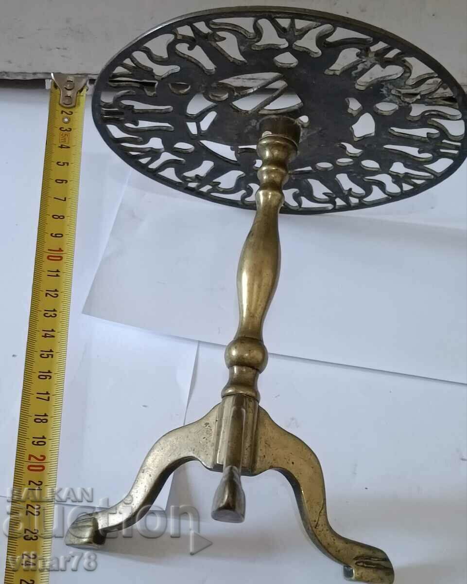 Licitație Masa mica din alama