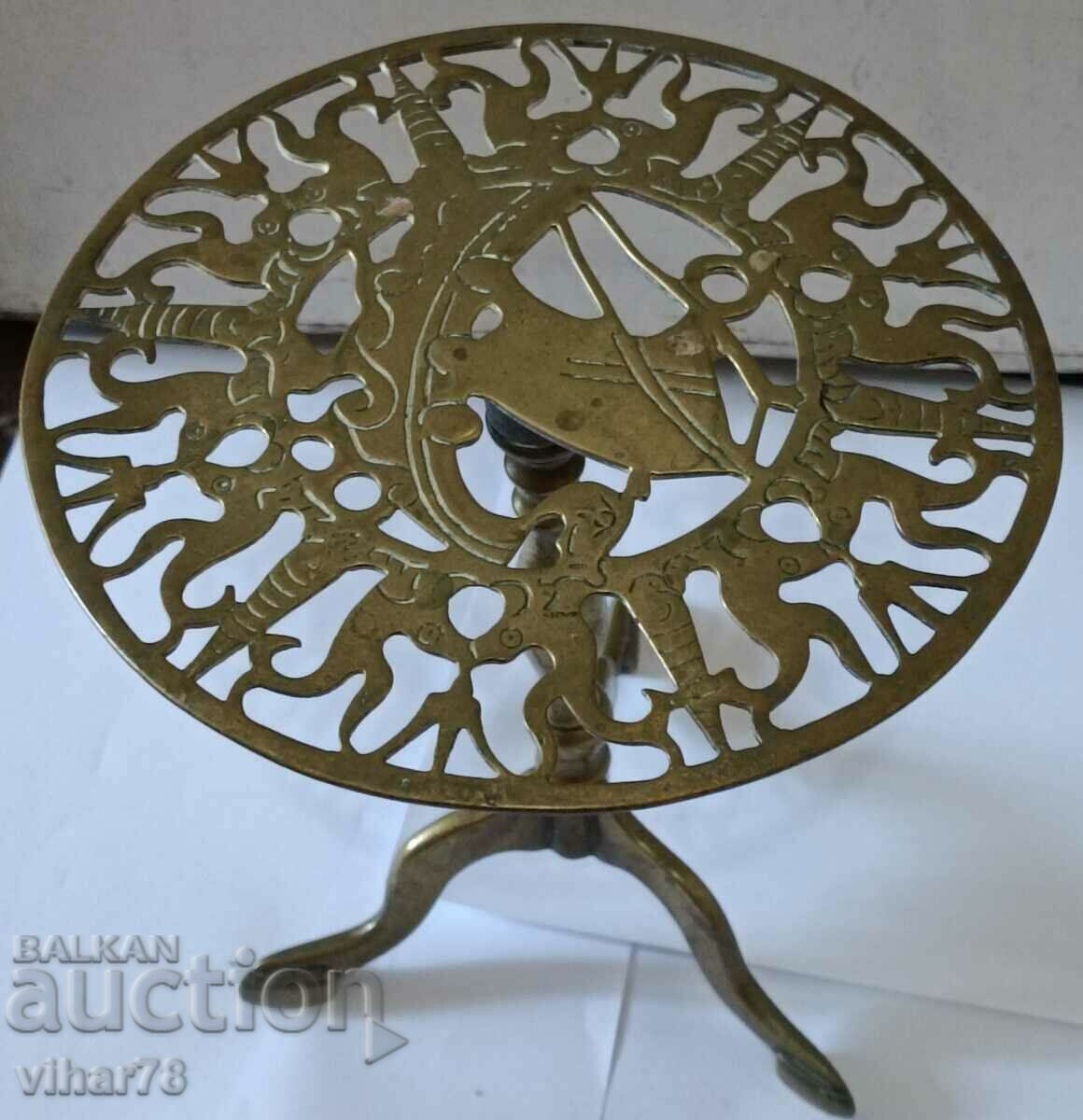 Masa mica din alama - 5