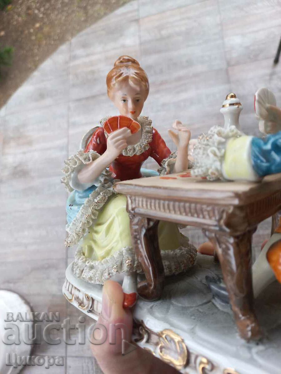 UNIQUE PORCELAIN COMPOSITION FIGURE STATUETTE - 5 UNIQUE PORCELAIN COMPOSITION FIGURE STATUETTE - 5