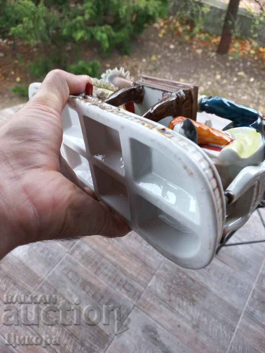 UNIQUE PORCELAIN COMPOSITION FIGURE STATUETTE - 6 UNIQUE PORCELAIN COMPOSITION FIGURE STATUETTE - 6