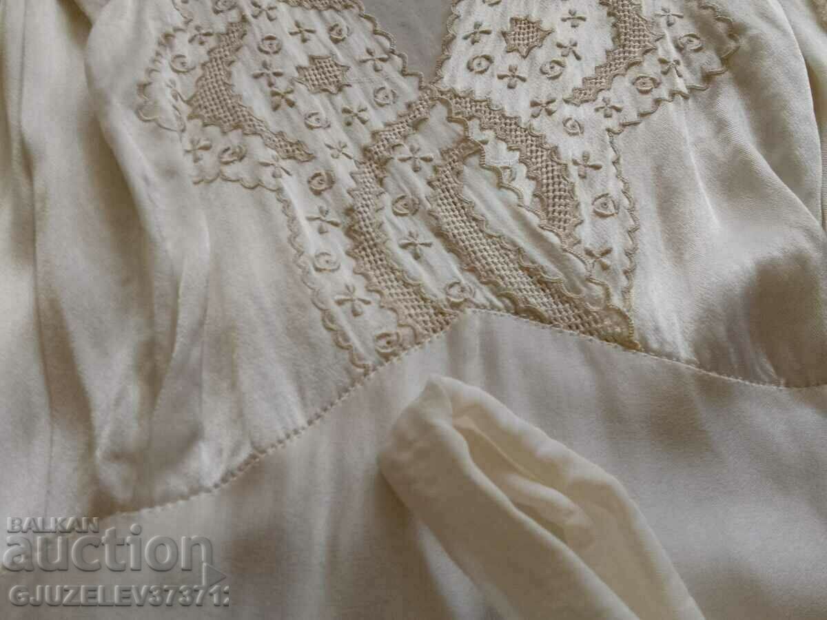 Women's nightgown embroidered - silk satin 19th century - 6
