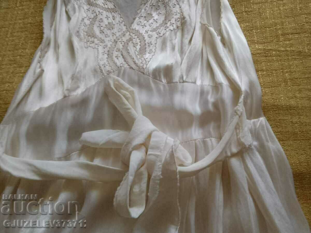 Women's nightgown embroidered - silk satin 19th century - 7