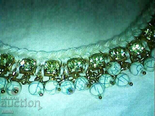 Δημοπρασία όμορφο κολιέ με κρύσταλλα για φορεσιά Δημοπρασία όμορφο κολιέ με κρύσταλλα για φορεσιά