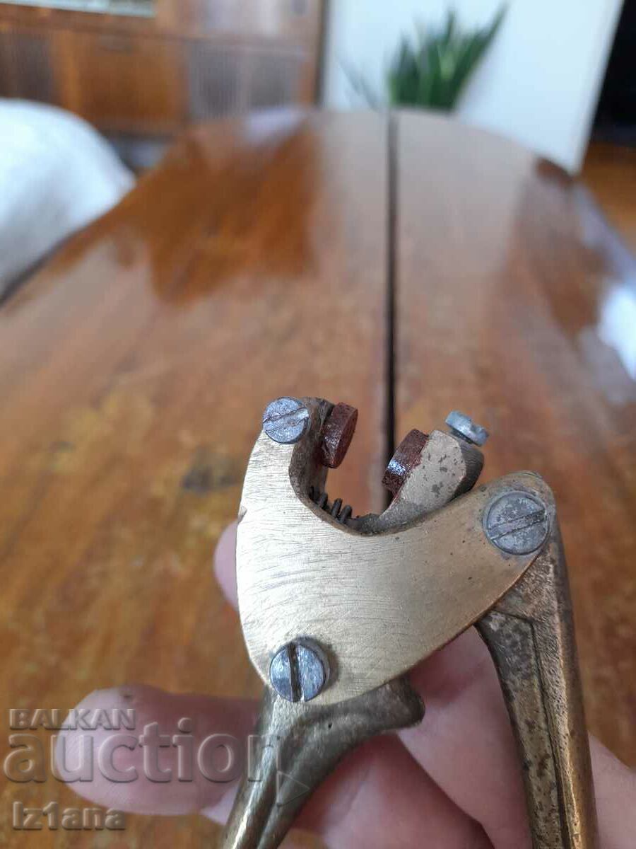 Auction Old sealing pliers Auction Old sealing pliers