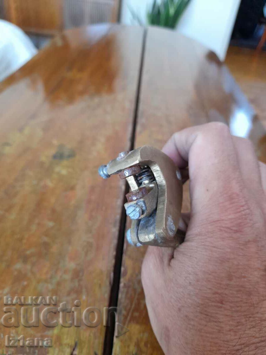 Delivery of Old sealing pliers Delivery of Old sealing pliers