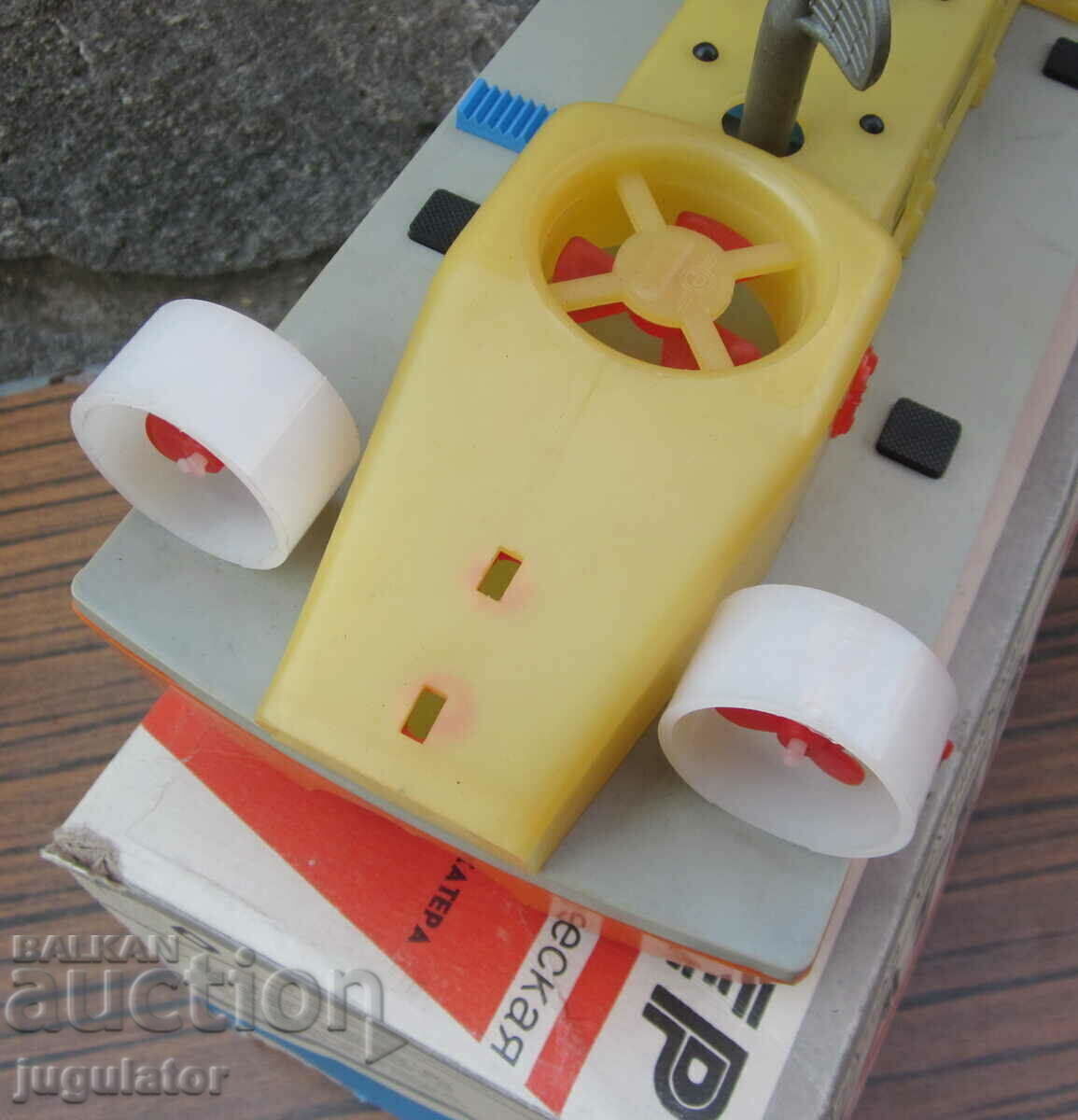 old Russian mechanical toy boat with a soca box - 5 old Russian mechanical toy boat with a soca box - 5