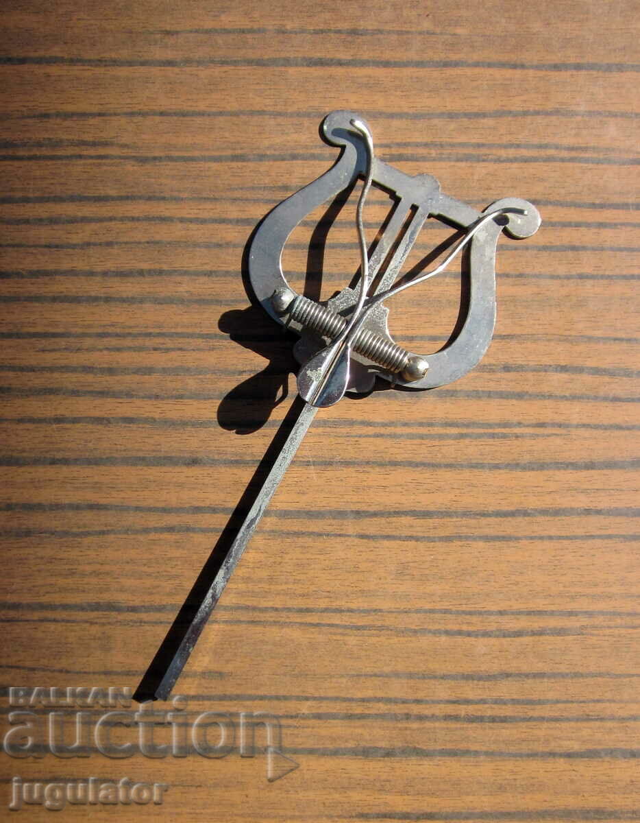 old metal stand stand with music clip with price 20.00 BGN | € 10.23 old metal stand stand with music clip with price 20.00 BGN | € 10.23