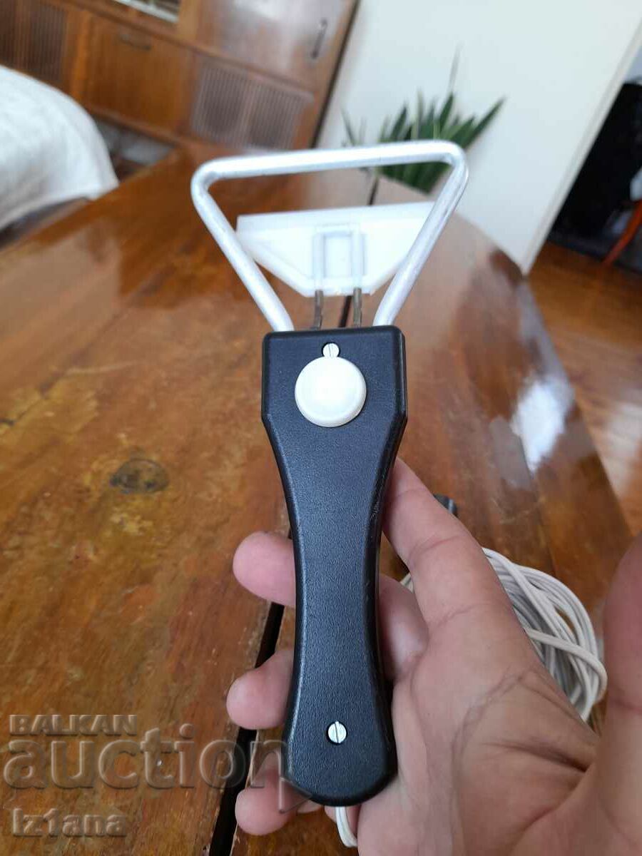 Old car window scraper with price 30.00 BGN | € 15.34 Old car window scraper with price 30.00 BGN | € 15.34