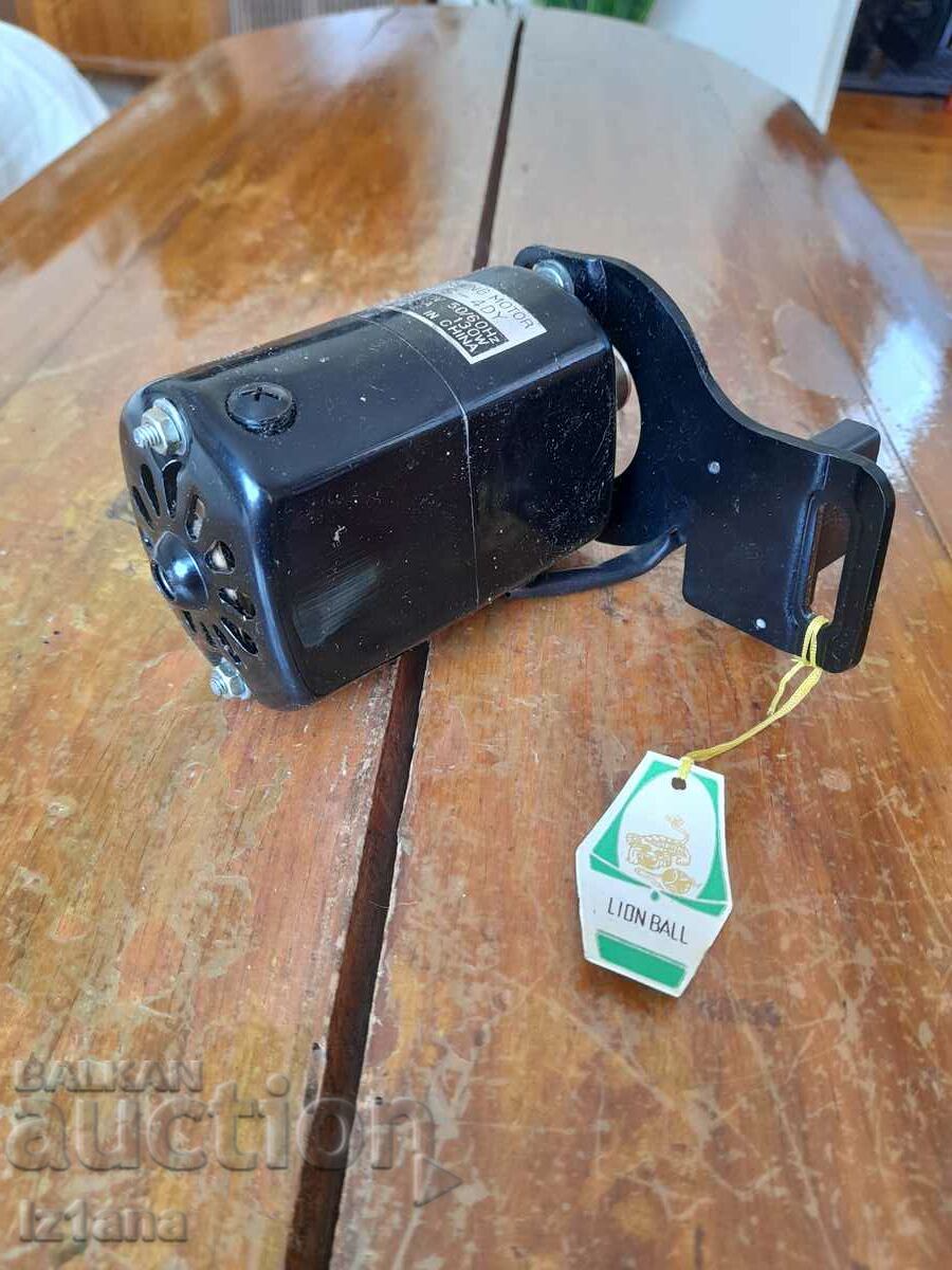 Delivery of Old Lion Ball sewing machine motor Delivery of Old Lion Ball sewing machine motor
