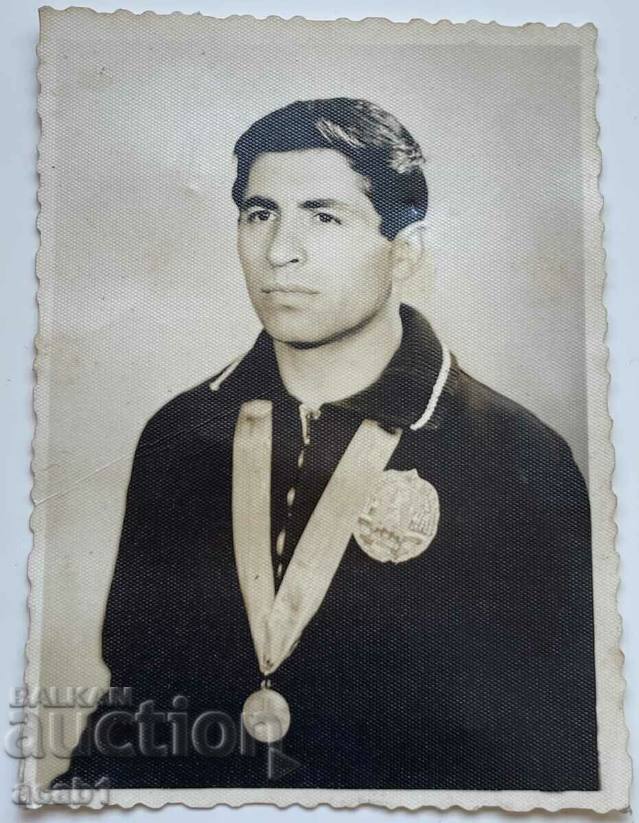 Μετάλλιο τζούντο και φωτογραφία από διεθνή διαγωνισμό με τιμή 24.99 BGN | € 12.78 Μετάλλιο τζούντο και φωτογραφία από διεθνή διαγωνισμό με τιμή 24.99 BGN | € 12.78