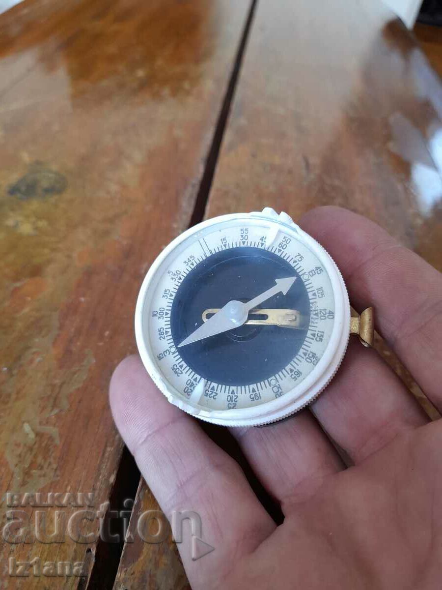An old compass with price 20.00 BGN | € 10.23 An old compass with price 20.00 BGN | € 10.23
