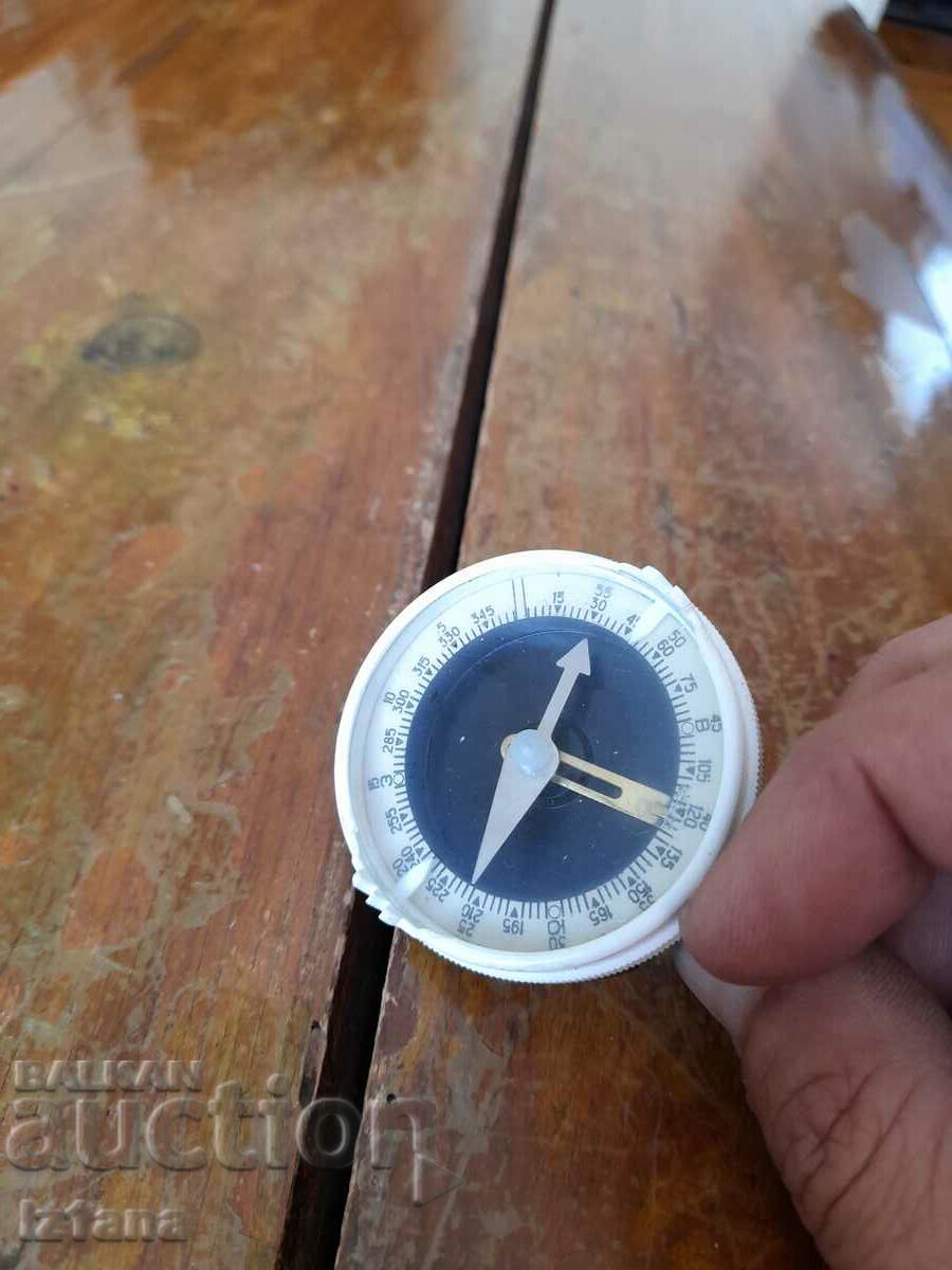 Delivery of An old compass Delivery of An old compass