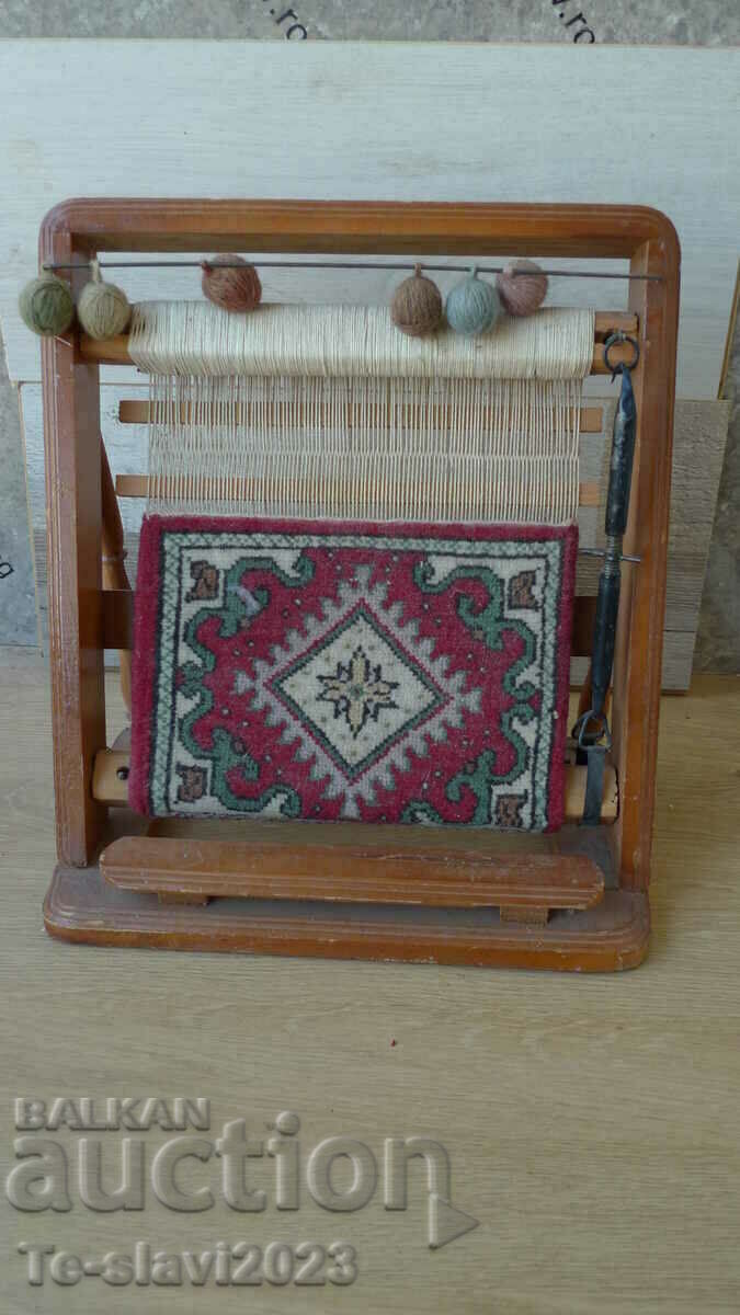 Loom - vertical carpet weaving - reduced copy