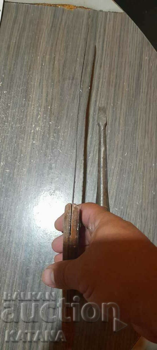 Delivery of Old screwdriver + saw REDUCE!!! Delivery of Old screwdriver + saw REDUCE!!!