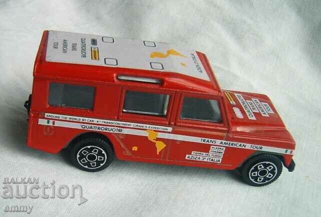 Auction  Burago Land Rover/Land Rover, model car 1:47, Italy