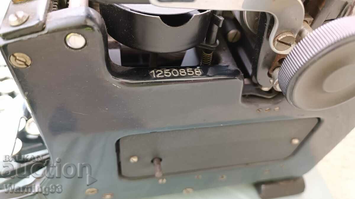 Old Continental typewriter - Made in Germany - 1954 - 5 Old Continental typewriter - Made in Germany - 1954 - 5