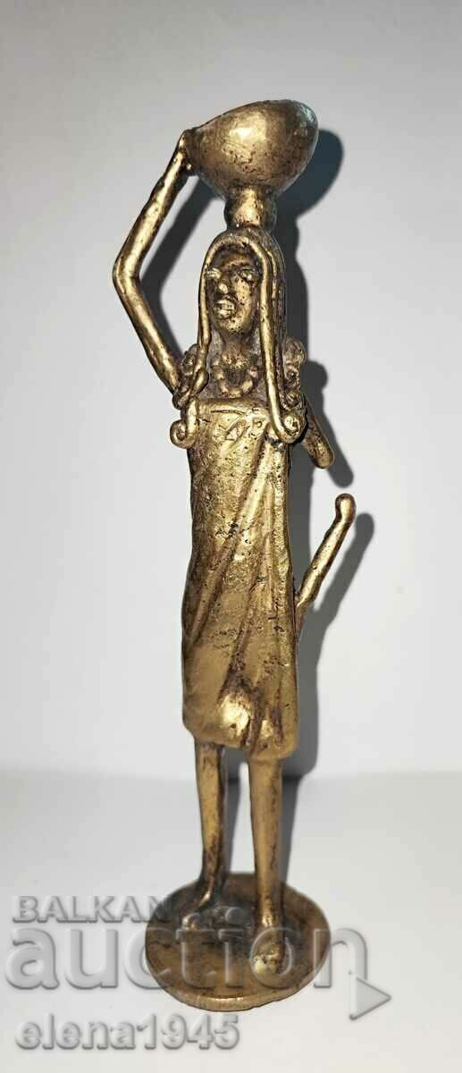 Delivery of African sculptures Delivery of African sculptures