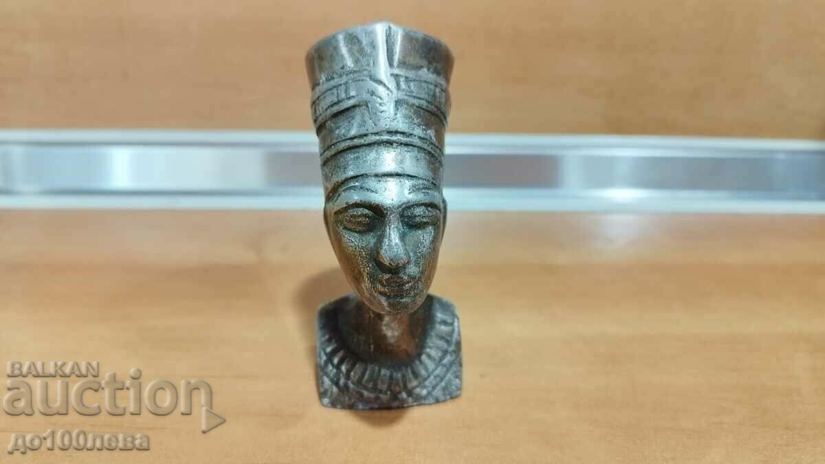 Метална статуетка Нефертити