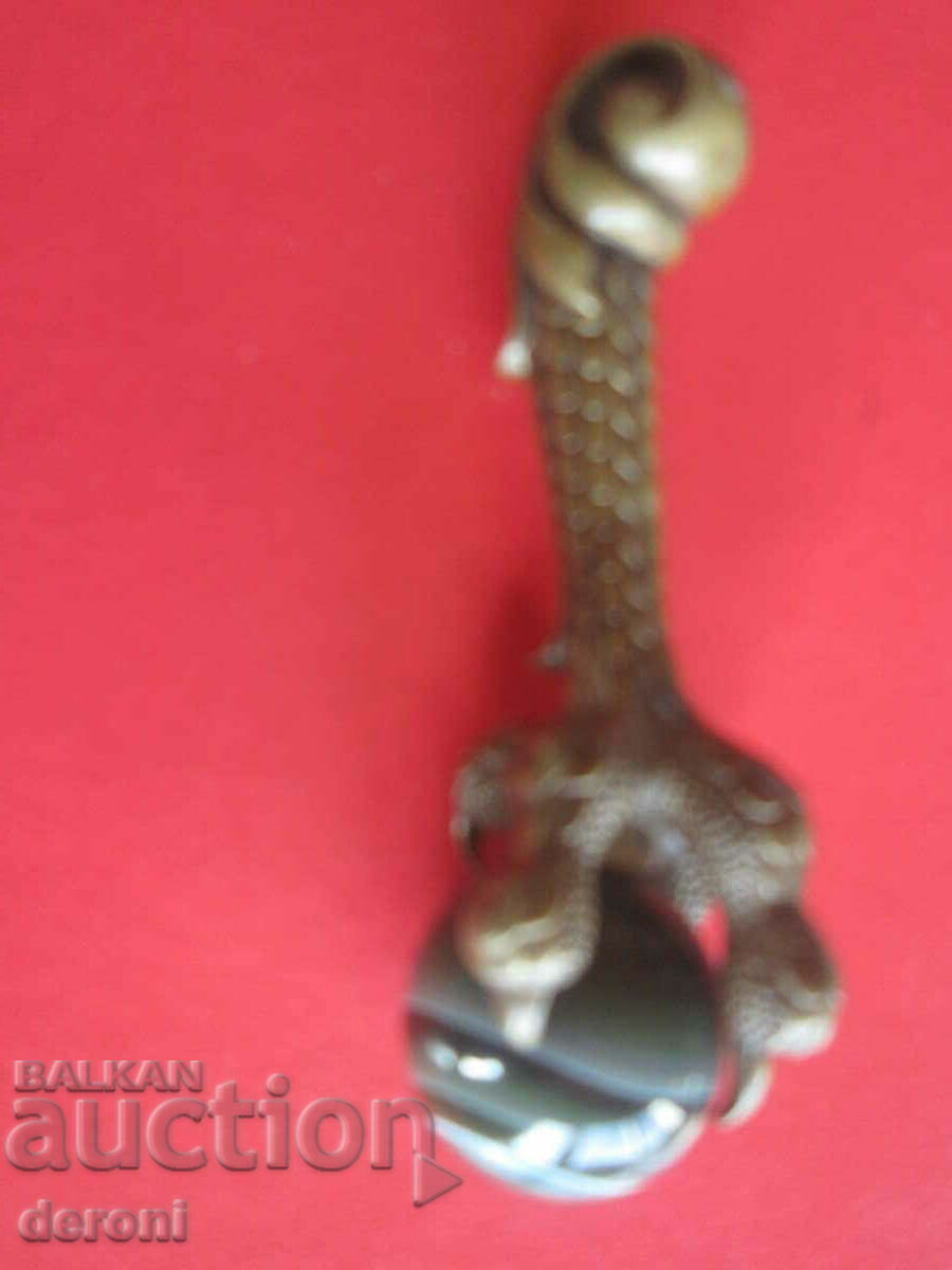 Bronze figure plastic honeysuckle with price 180.00 BGN | € 92.03 Bronze figure plastic honeysuckle with price 180.00 BGN | € 92.03