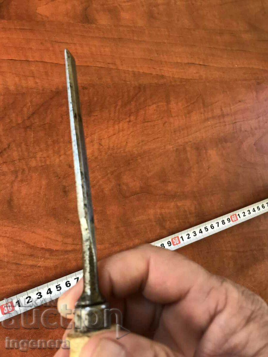 Delivery of CHISEL CHISEL OLD CARPENTRY TOOL MARKOV Delivery of CHISEL CHISEL OLD CARPENTRY TOOL MARKOV