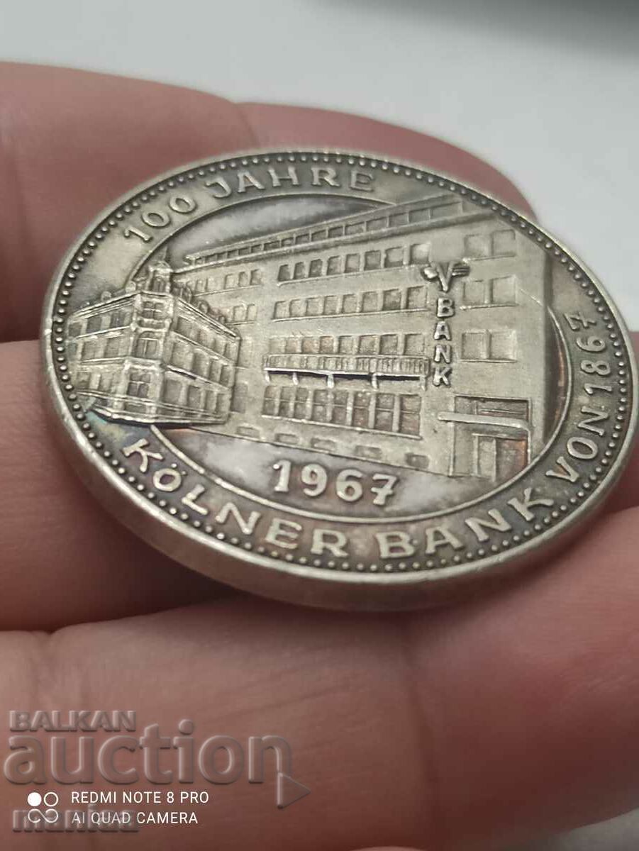 Сребърен медал 100 години Колнер банк 1967 с цена € 80.90 | 158.23 лв. Сребърен медал 100 години Колнер банк 1967 с цена € 80.90 | 158.23 лв.