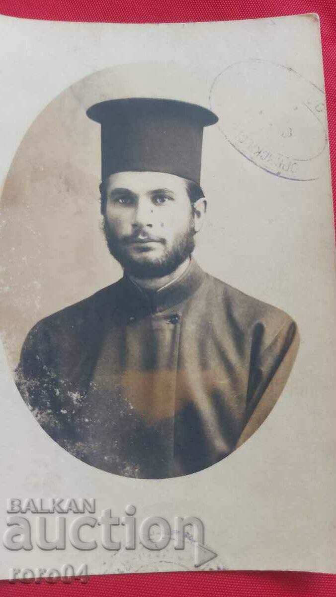 PRIEST - PHOTO MIMOSA - VRACA - 6 PRIEST - PHOTO MIMOSA - VRACA - 6