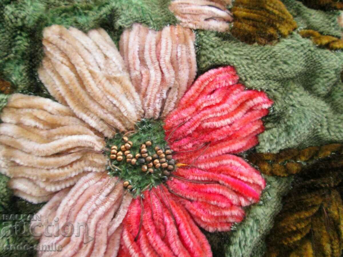 Delivery of Beautiful old tablecloth velvet embroidery 19th century Delivery of Beautiful old tablecloth velvet embroidery 19th century