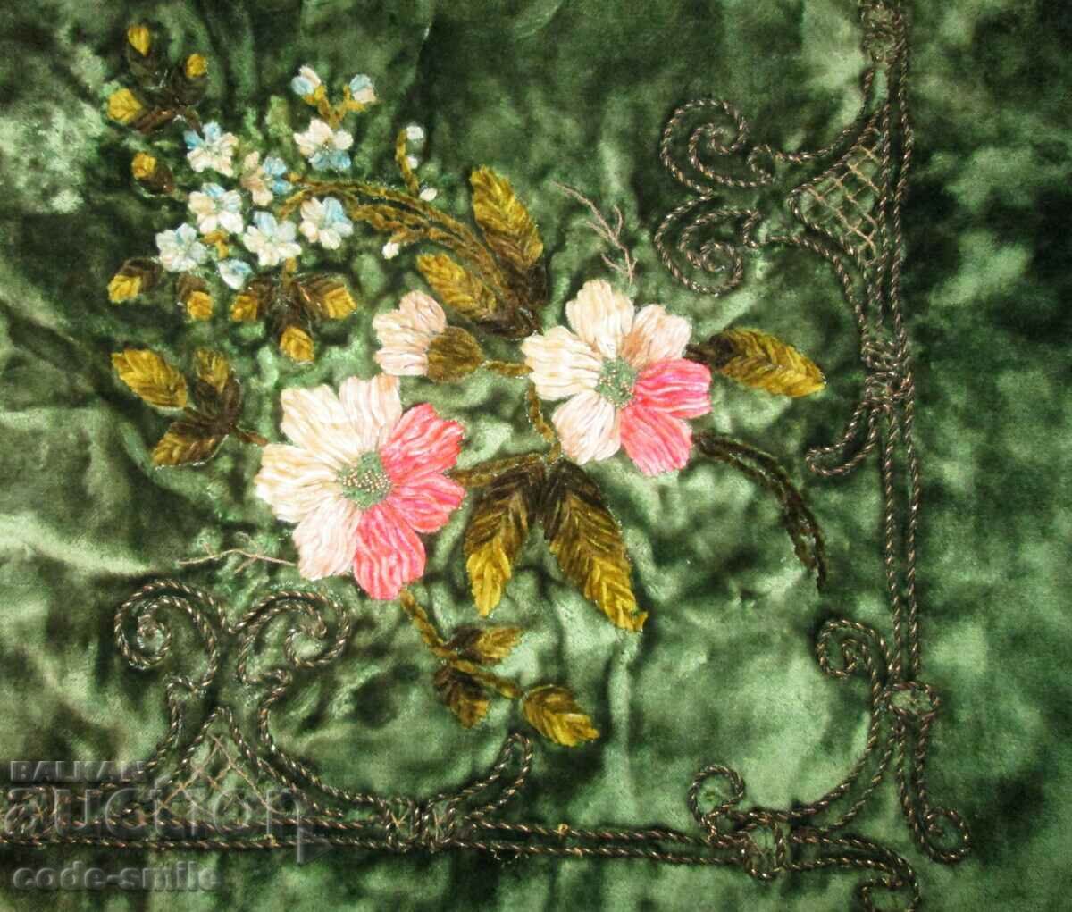 Beautiful old tablecloth velvet embroidery 19th century - 5 Beautiful old tablecloth velvet embroidery 19th century - 5