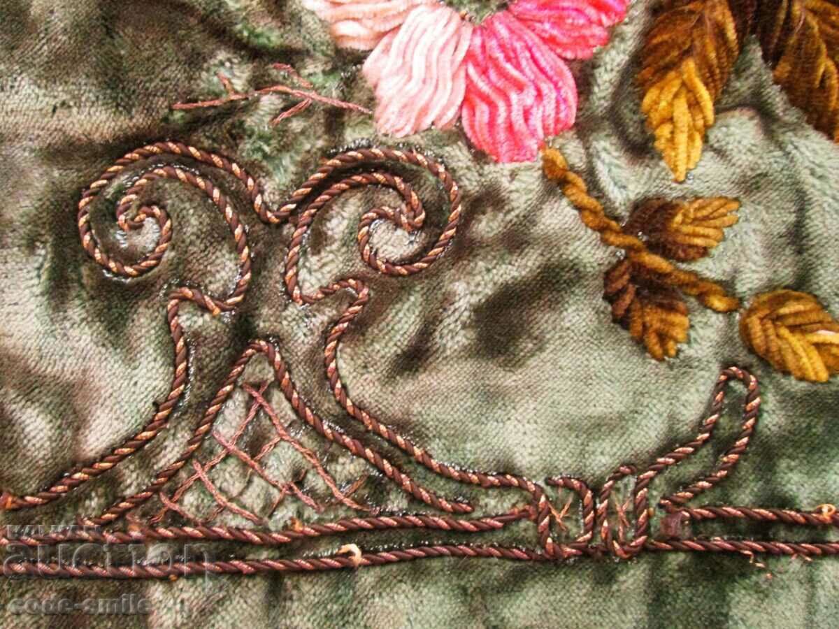 Beautiful old tablecloth velvet embroidery 19th century - 6 Beautiful old tablecloth velvet embroidery 19th century - 6