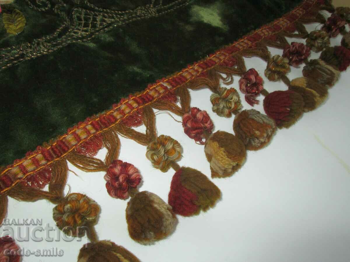 Beautiful old tablecloth velvet embroidery 19th century - 7 Beautiful old tablecloth velvet embroidery 19th century - 7