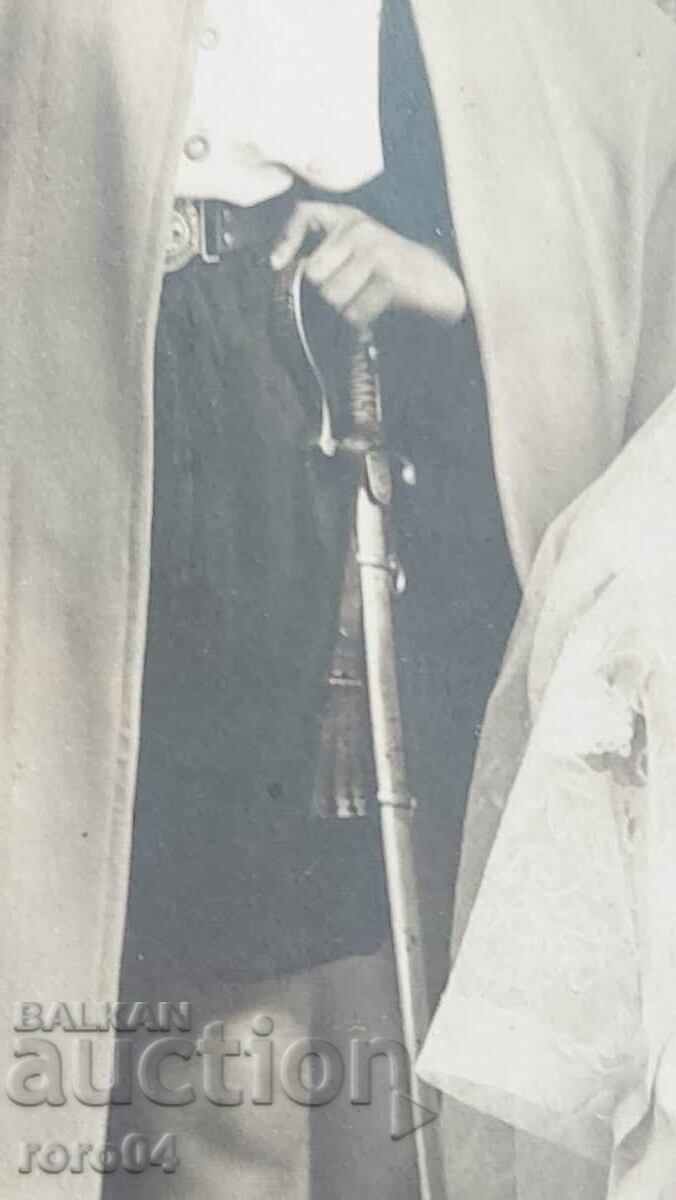 Auction SWORD - CAPE - CROWNS - MASQUERADE Auction SWORD - CAPE - CROWNS - MASQUERADE