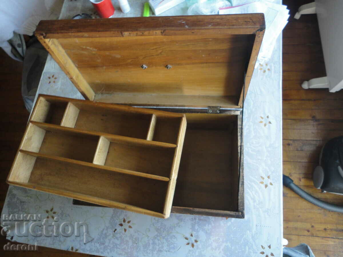 Great wooden casket box walnut - 5 Great wooden casket box walnut - 5