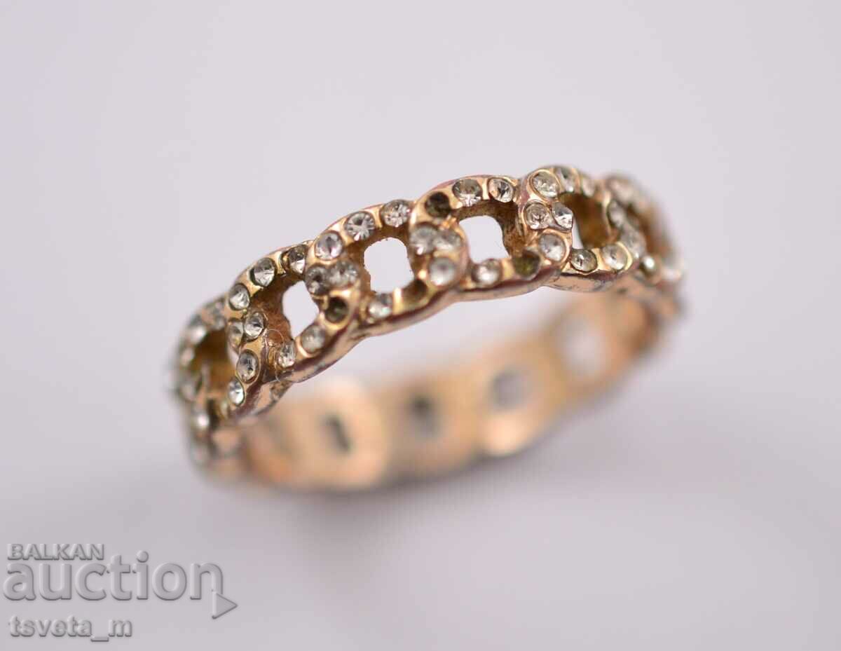 Auction Ladies' ring Auction Ladies' ring