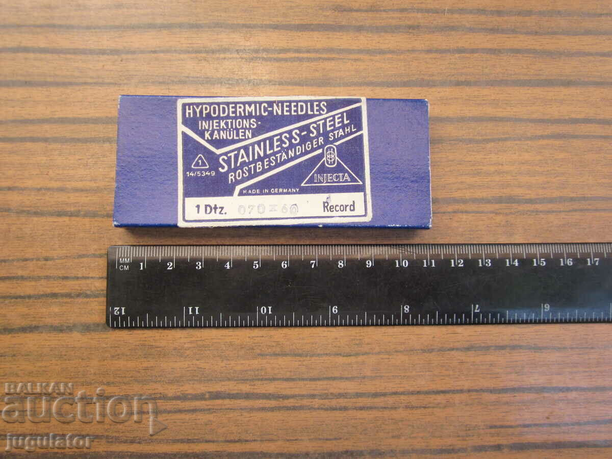 Delivery of antique German medical needles unused in a box