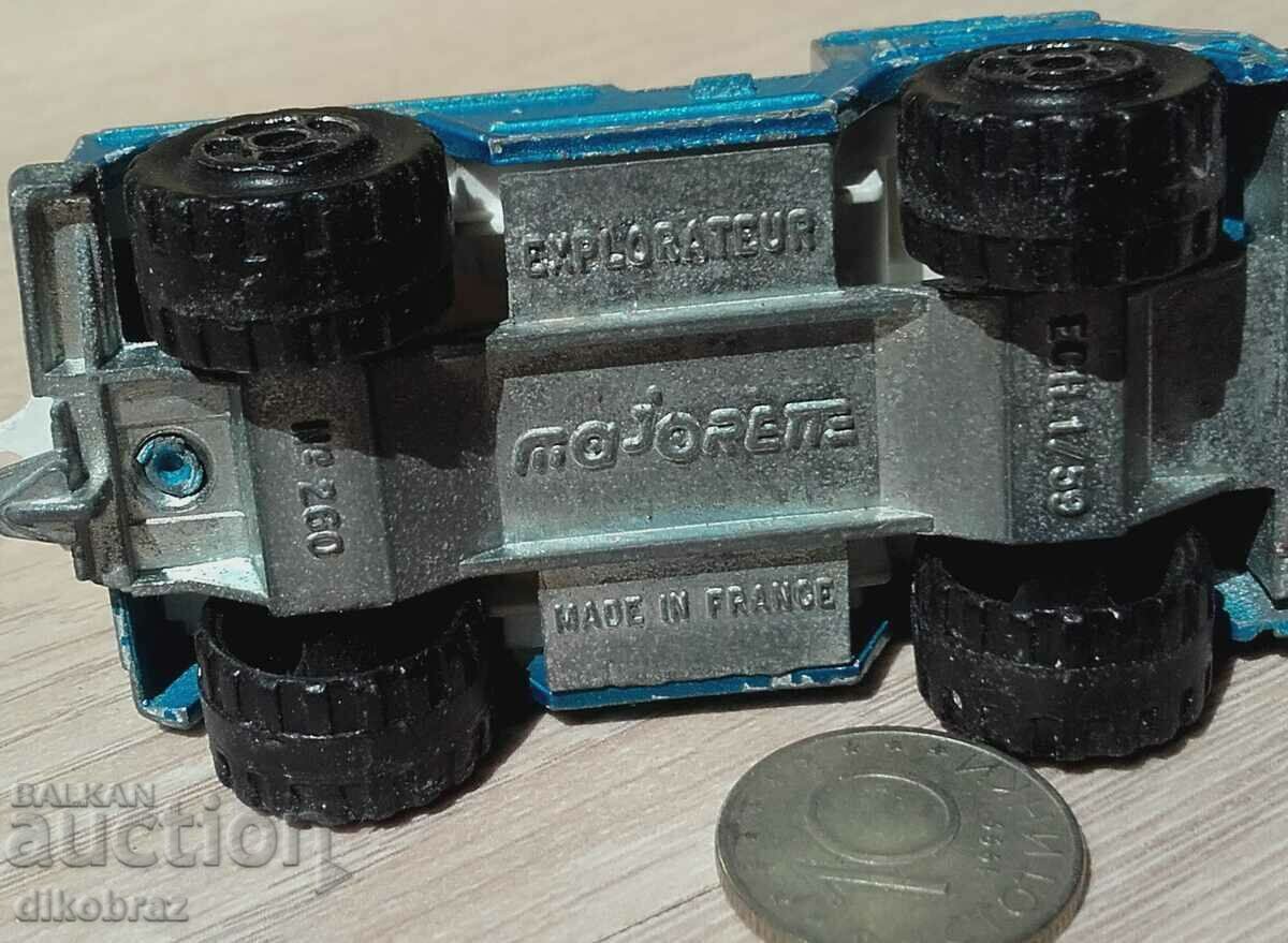 Delivery of Explorateur stroller - Zipka or Majorette truck Delivery of Explorateur stroller - Zipka or Majorette truck