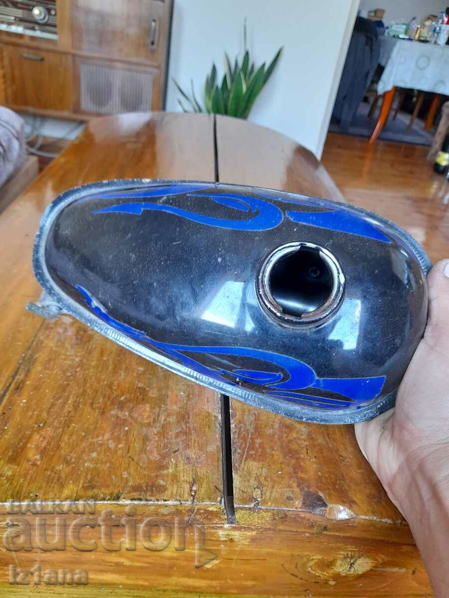 Παλιά δεξαμενή μοτοποδηλάτου - 6 Παλιά δεξαμενή μοτοποδηλάτου - 6