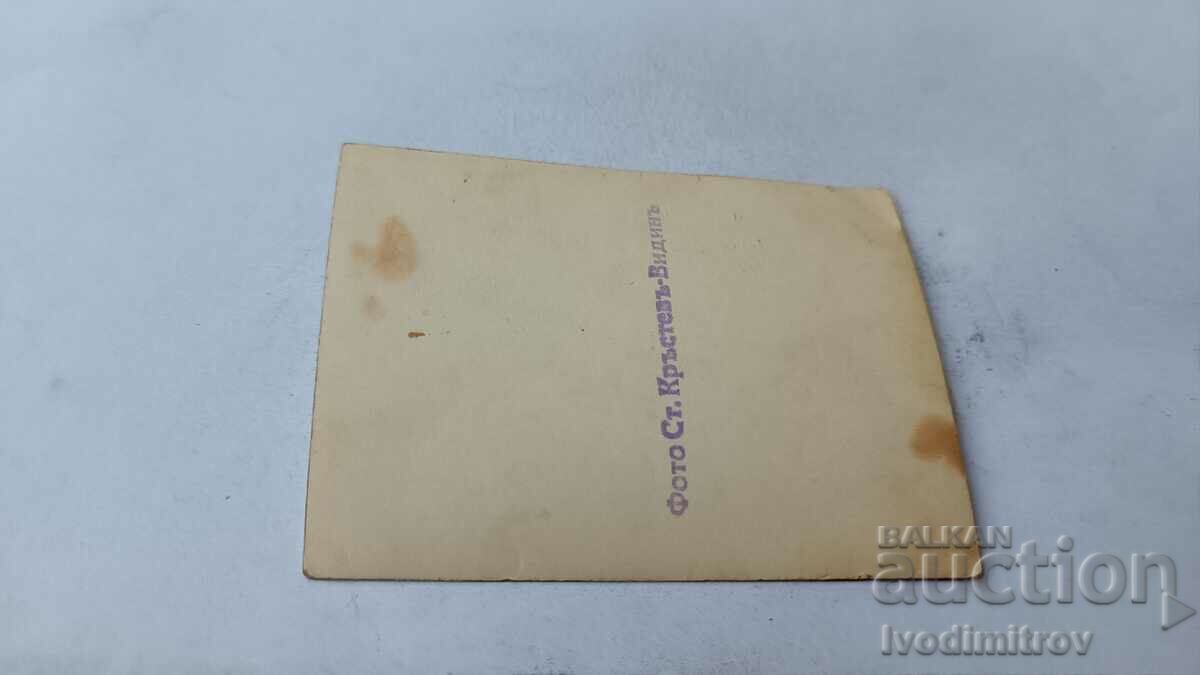 Photo Young girls with a wooden boat in the Danube river with price 2.85 BGN | € 1.46 Photo Young girls with a wooden boat in the Danube river with price 2.85 BGN | € 1.46