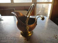 An amazing copper pot, a copper kettle, bronze and porcelain