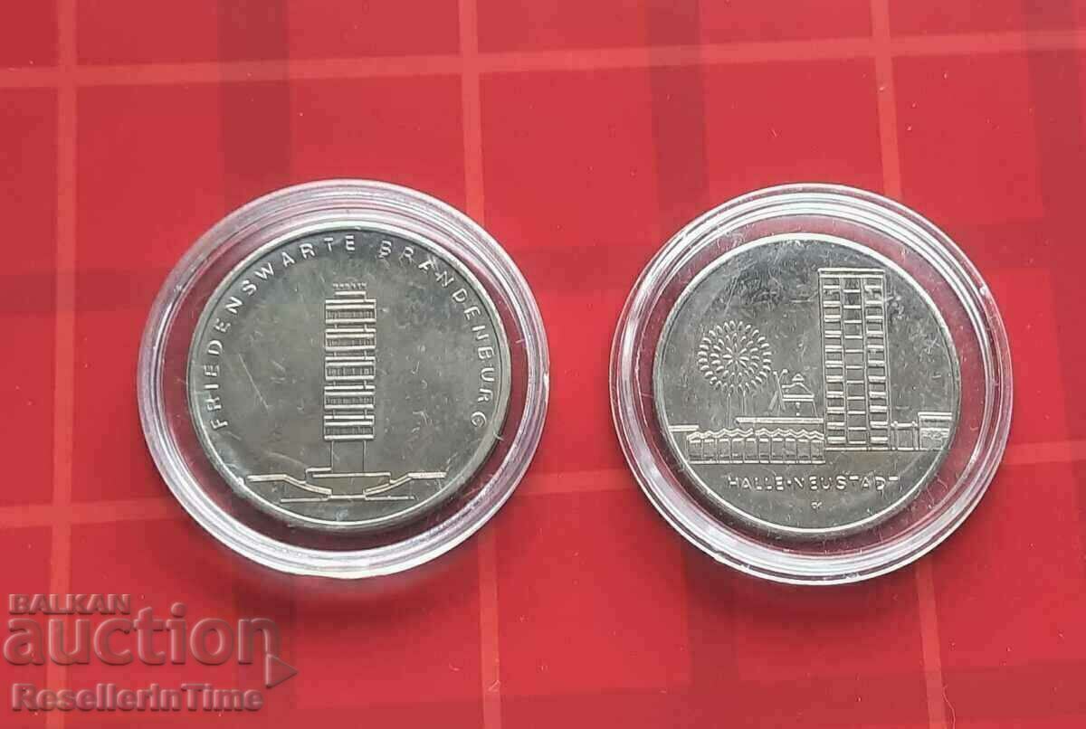 Lot of two plaques GDR Halle-Neustadt and Friedenswarte ... Lot of two plaques GDR Halle-Neustadt and Friedenswarte ...