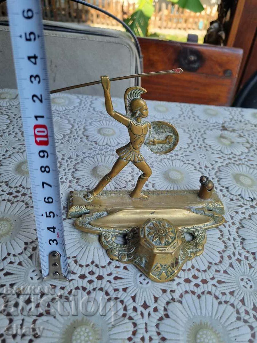 Licitație Sculptură veche din bronz. Călimară