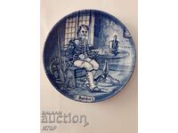 PORCELAIN PLATE. COLLECTION. SOLDIER.