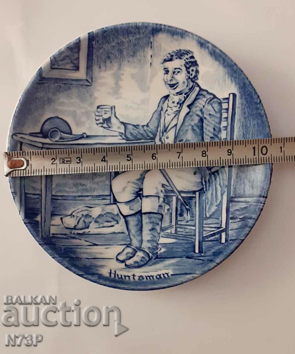 Delivery of PORCELAIN PLATE. COLLECTION. HUNTER. Delivery of PORCELAIN PLATE. COLLECTION. HUNTER.