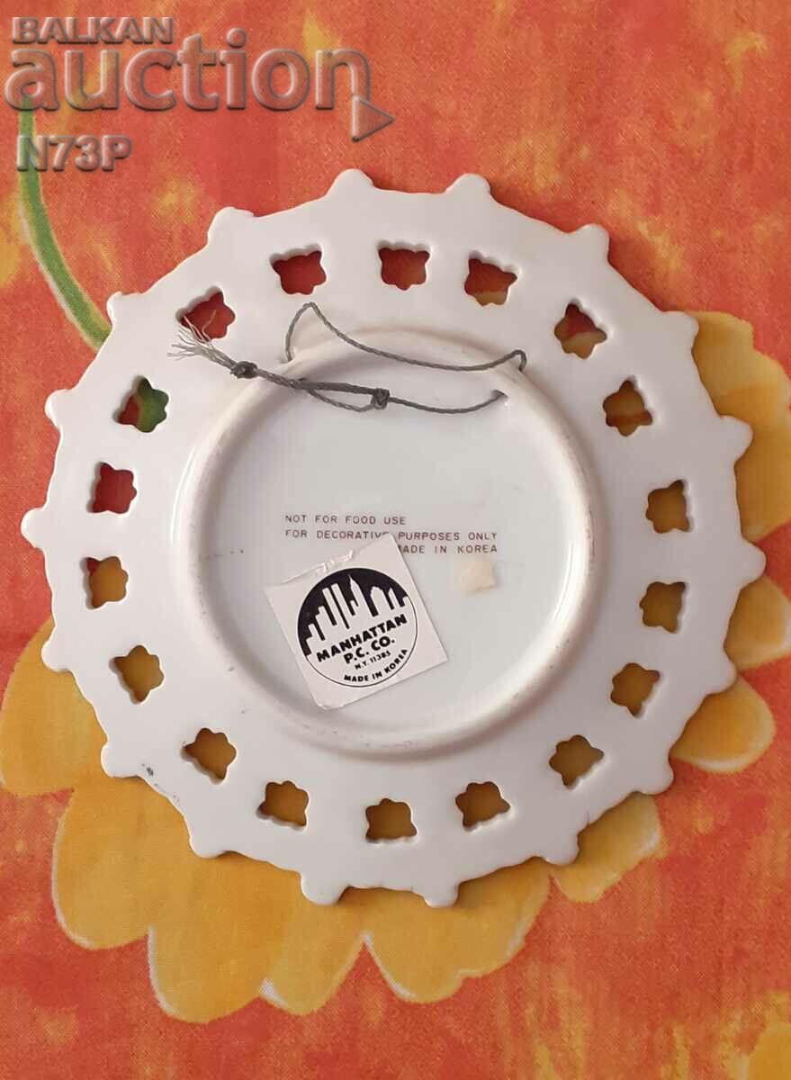 Delivery of PORCELAIN PLATE. COLLECTION. HONG KONG. Delivery of PORCELAIN PLATE. COLLECTION. HONG KONG.