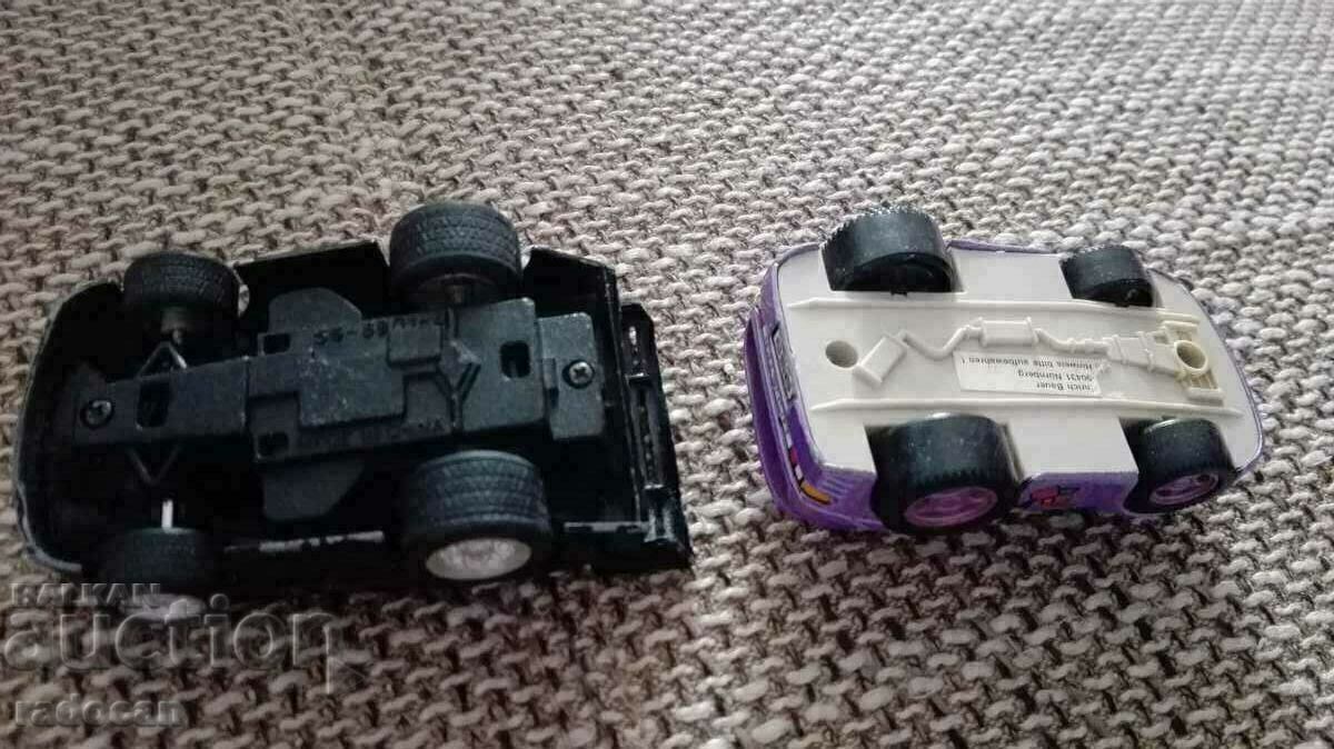 Доставка на 2 бр. стари метални чудати колички Доставка на 2 бр. стари метални чудати колички