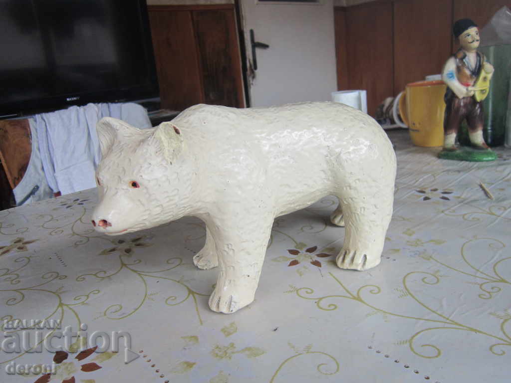 Unique figure figurine porcelain ceramics statuette with price 50.00 BGN | € 25.56 Unique figure figurine porcelain ceramics statuette with price 50.00 BGN | € 25.56