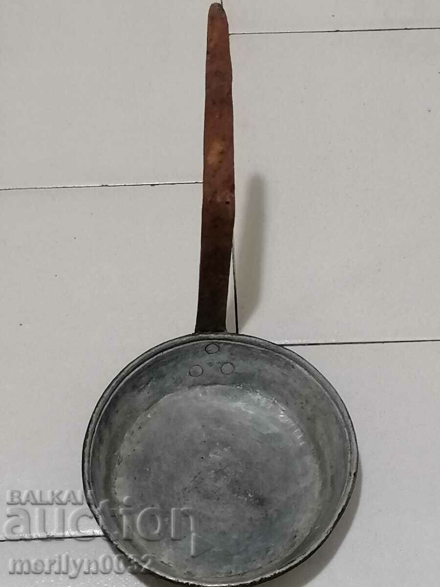 An old copper pan, a baker, a tray, a copper pot with price 92.00 BGN | € 47.04 An old copper pan, a baker, a tray, a copper pot with price 92.00 BGN | € 47.04
