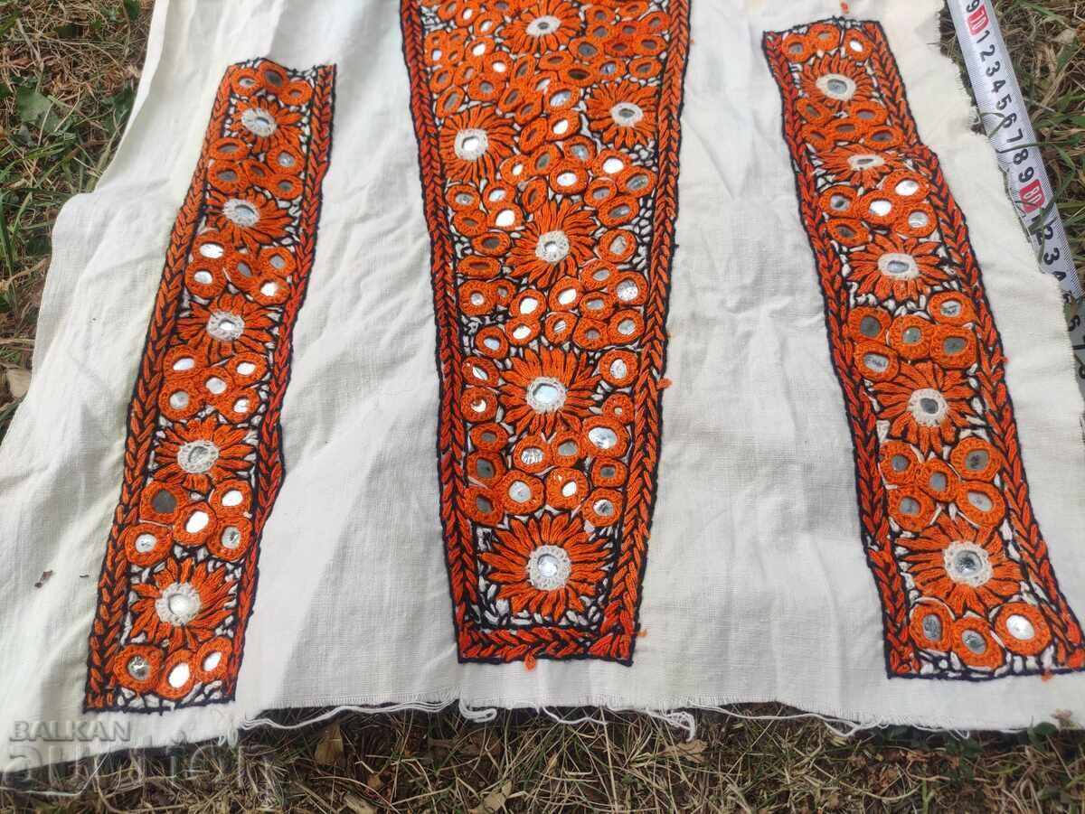 Auction costume decoration Auction costume decoration