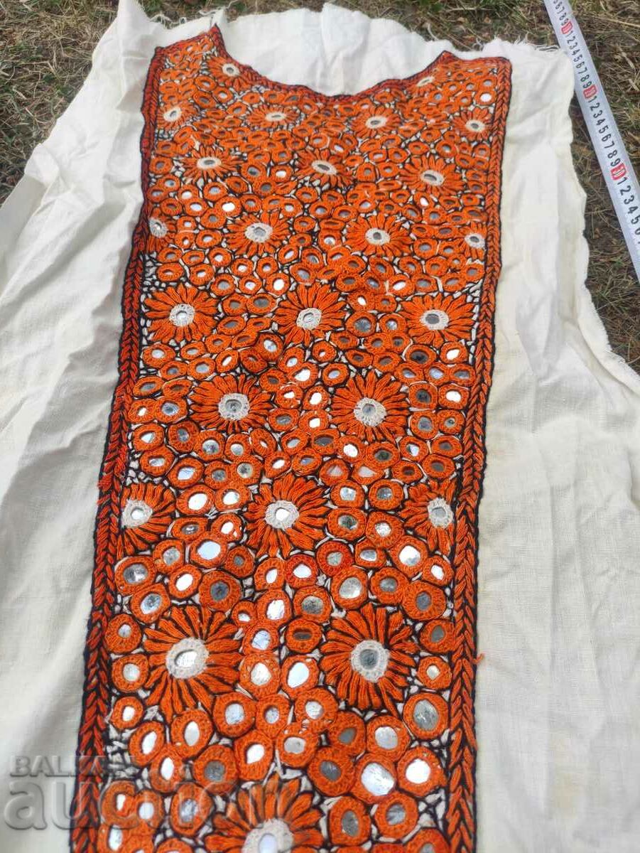 Delivery of costume decoration Delivery of costume decoration