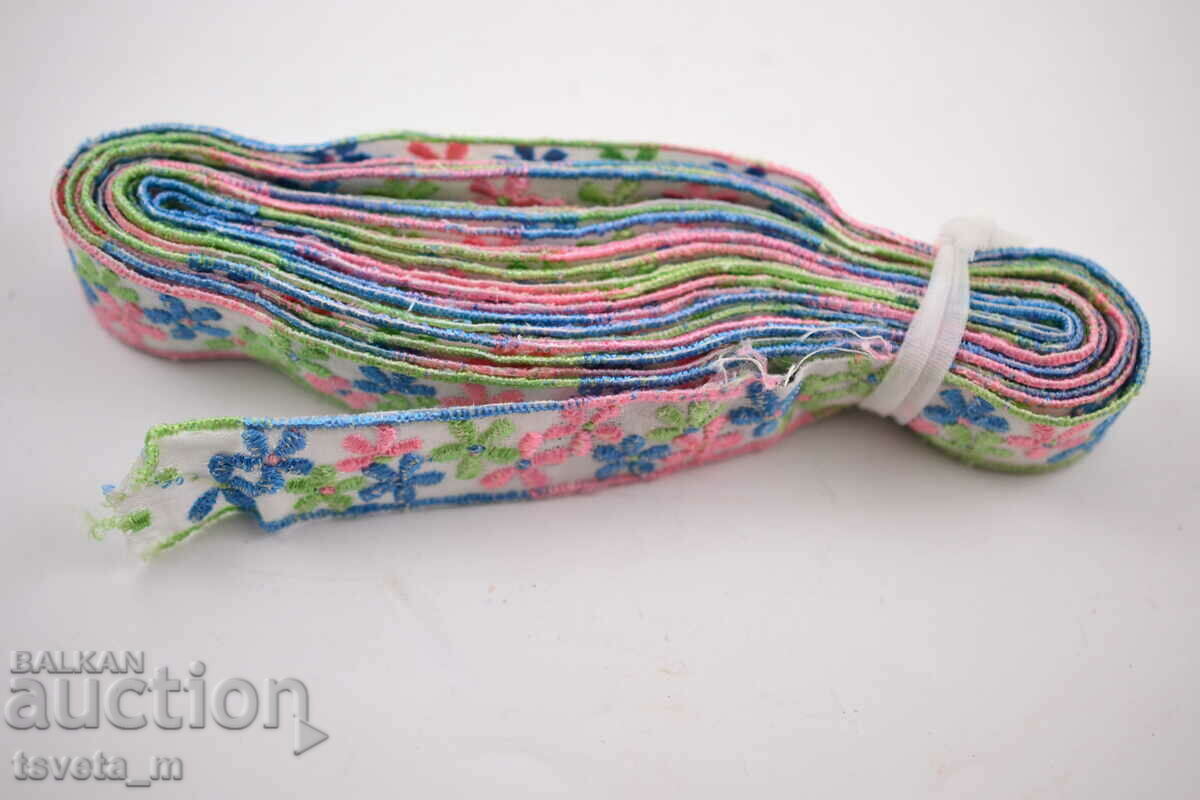 Ribbons, embroideries, gallon - social with price 7.00 BGN | € 3.58 Ribbons, embroideries, gallon - social with price 7.00 BGN | € 3.58