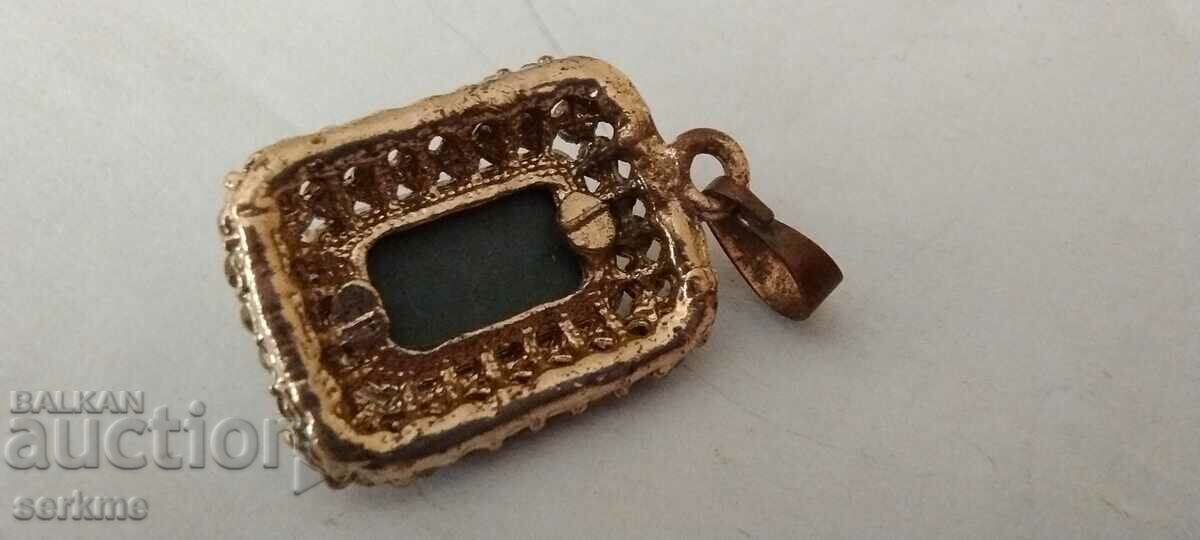 Висулка с цена 5.00 лв. | € 2.56 Висулка с цена 5.00 лв. | € 2.56